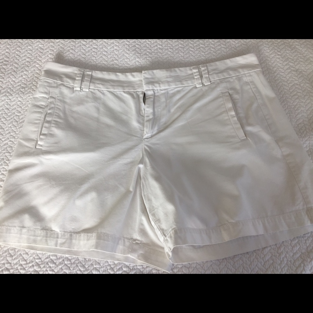 LOFT chinos style white shorts